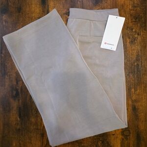 Lululemon Softstreme TM Pintuck Mid-Rise Pant *Reg Size L New